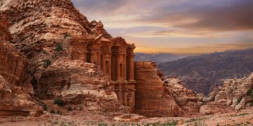 Arqueólogos Descobrem “Metal Alienígena” Com 3.500.